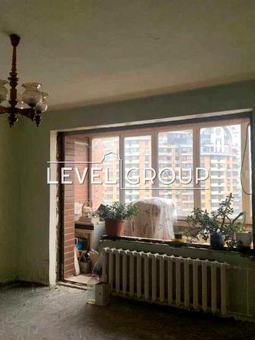 Продаж 4кім квартири в цегляному будинку у Печерському районі Києва.