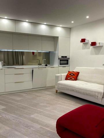 Володимира Івасюка просп. (Героїв Сталінграду), 2-Д