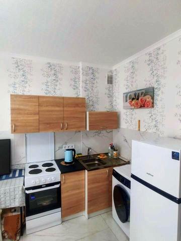 Радистів пров., 18