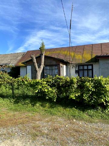 Продаж будинку з землею