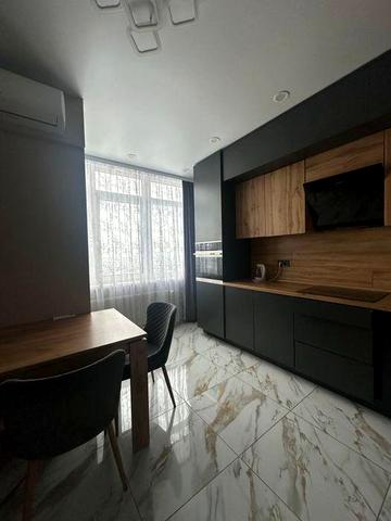 Сдам 2 комнатную квартиру в Кадоре на Таирова