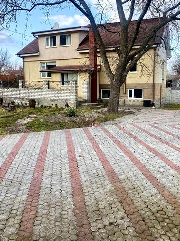 Продам будинок 1 км. від Кременчука 195 м2 9 соток