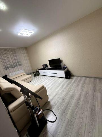 Продаж трикімнатної квартири з євроремонтом, меблями та технікою ЖК Другий Парковий