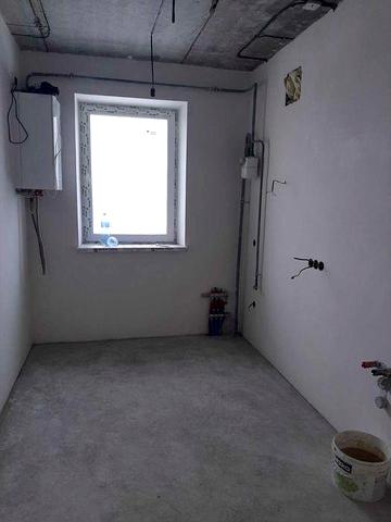 Квартира з ремонтом в новому будинку.