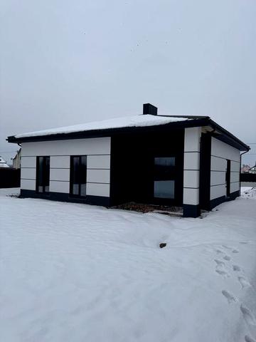 Цегляний будинок в околицях Стрия