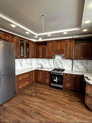 Бельведерська вул., 23