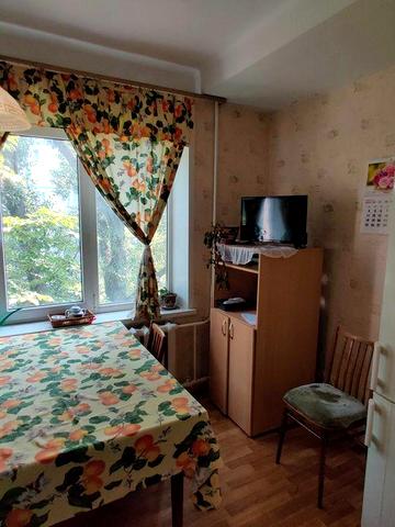 ТІЛЬКИ СІМЇ Оренда 2-кімнатної квартири: Центр, вул. Шкільна, 18