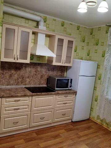 м.ПОЗНЯКИ. ОРЕНДА 2-ї кв. Вул. Урлівська 38-А. 3 поверх. Є ГЕНЕРАТОР