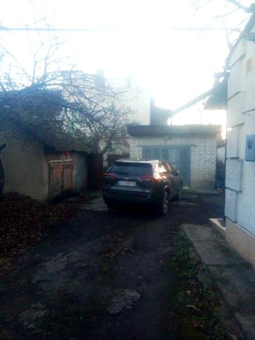 Продається одноповерховий житловий будинок у місті Берегові