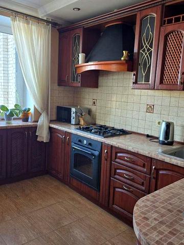 Здам в оренду чотирьохкімнатну квартиру.