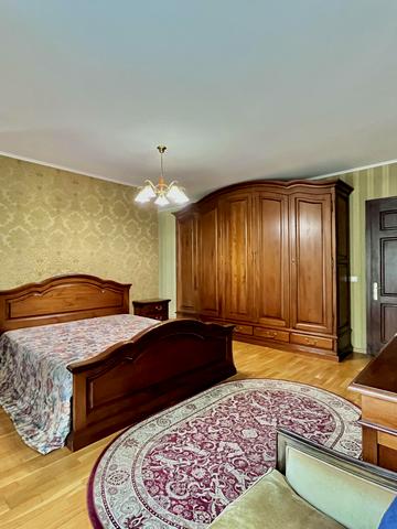 Василя Тютюнника вул. (Анрі Барбюса), 40