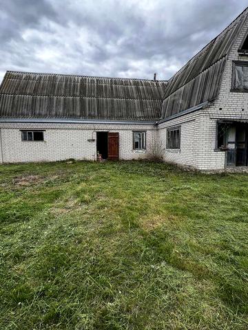 Продам земельню ділянкою 25 соток з будинком у селі Стави