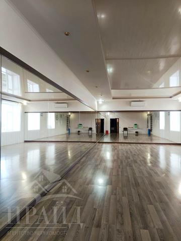 Привокзальна вул., 15