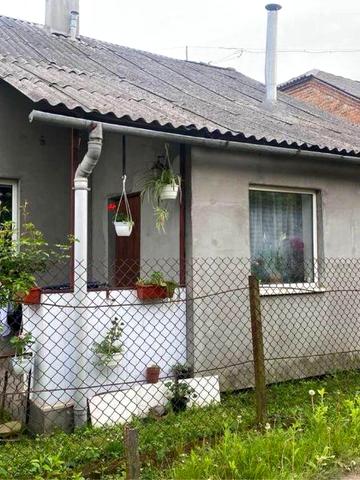 Продам частну приватного будинку Рясне 1, всі комунікації, меблі.