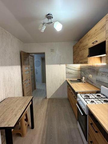 Сдам трехкомнатную квартиру на Репина!!