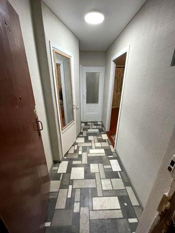 Сдам 1 комнатную квартиру с ремонтом  на Титова, 3/5 эт.,