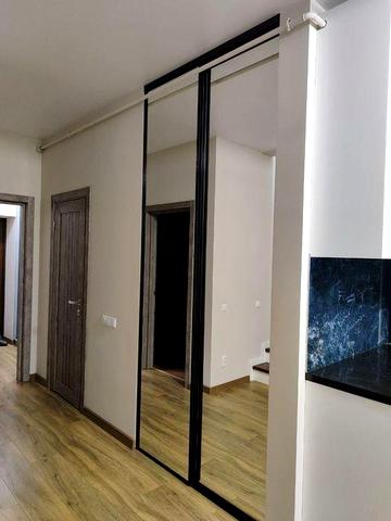 Здається таунхаус провулок весняний