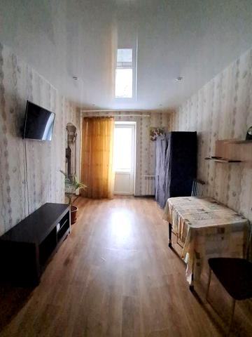 Продам двух комнатную кв. в  Гвардейском.