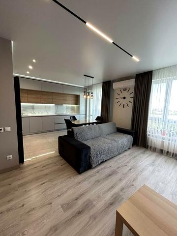 Воскресенська вул., 18