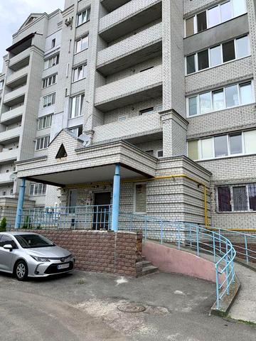 Трехкомнатная срочно продам