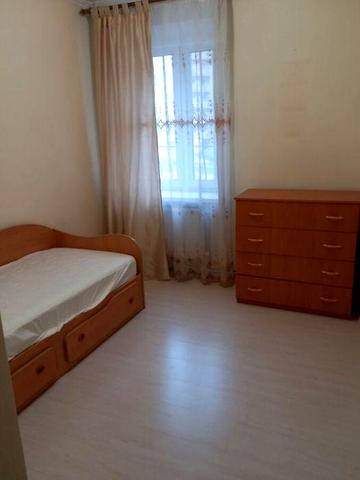 Здається Чудова 3 кімнатна квартира на Євгенія Пікуса .