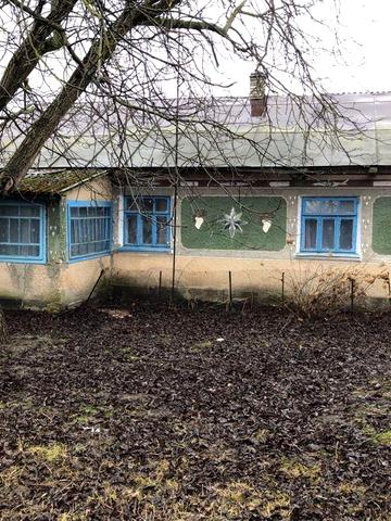Продам будинок з земельною ділянкою в с. Боратин Дубенського р-ну.