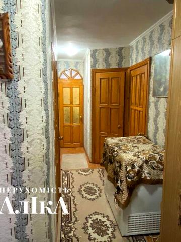 Продам велику 3-кімнатну квартиру в центрі