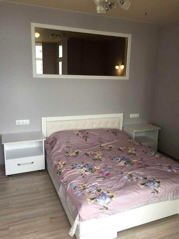 Однокімнатна квартира  вул.Роксолани.Комунальні включено.Є кондиціонер