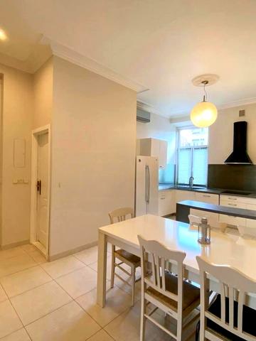 Почайнинська вул., 23