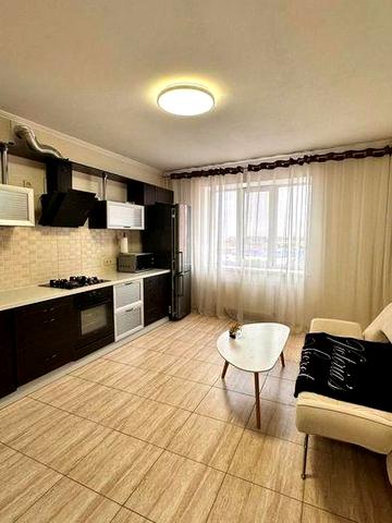 Большая 1 комнатная квартира в Монолите