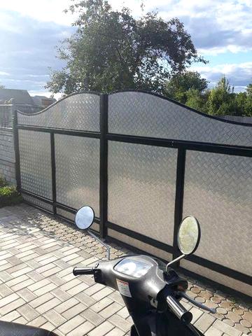 Продаю будинок з усіма надвірними спорудами в м ШПОЛА