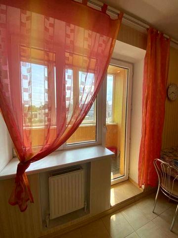 Сдам на год и более 1 комнатную в Монолите