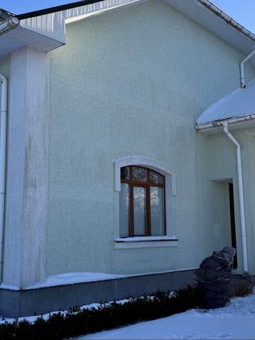 Здається окремий будинок