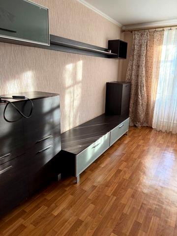 Здається 3 кімнатна квартира