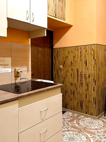 Котлярська вул., 18