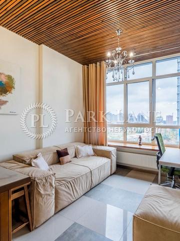 Джона Маккейна вул. (Івана Кудрі), 7