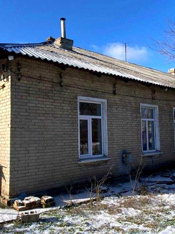 Продам 2к квартиру на землі смт Яворницьке (Іларіонове) вул.Робоча, 21