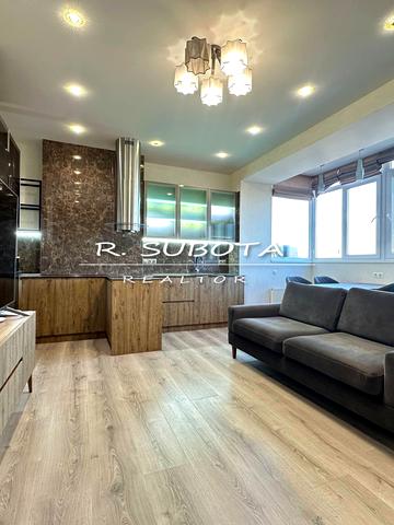 Степана Бандери вул. (Шмідта), 15