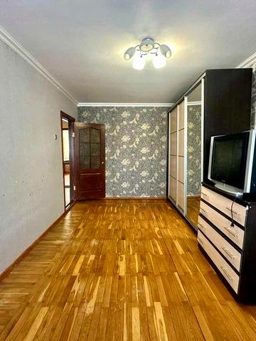 Продаж 3-кімнатної квартири на Київській