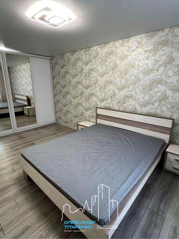 Продам двокімнатну квартиру з новим євроремонтом у центрі міста!