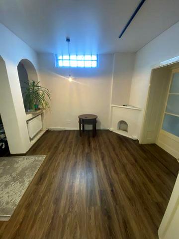 Оренда затишного будинку поруч з набережною