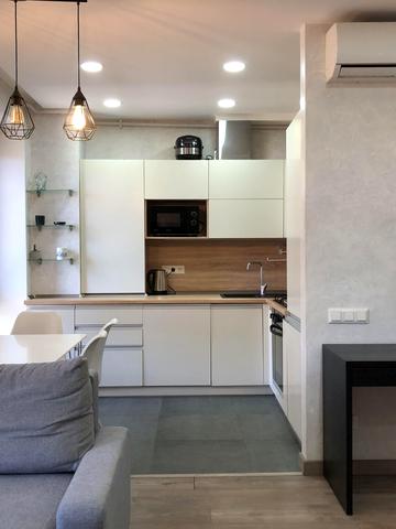 Левка Лукяненка вул. (Василя Жуковського), 18