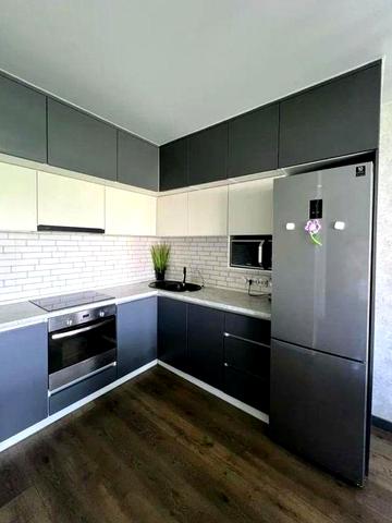 Продаж 1к квартири 79.3 кв. м на вул. Воскресенська 16 ЖК Паркові Озера