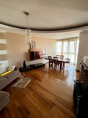 Назарівська вул. (Вєтрова), 11