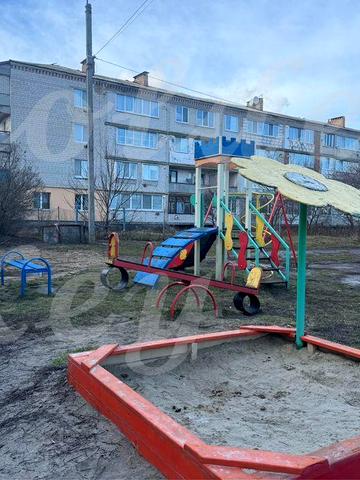 Продам 2-х кімнатну. КВАРТИРУ+ РЕМОНТ, ЦЕНТР, Комора 25м2 с.РЕВНЕ