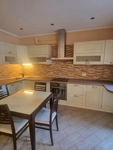 Старонаводницька вул., 8-Б