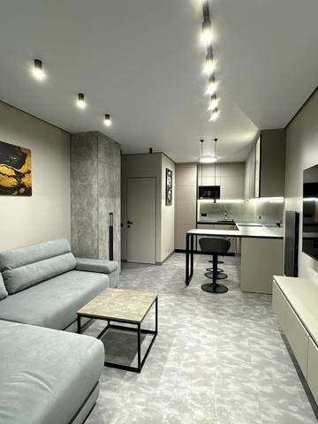 Театральна вул., 21