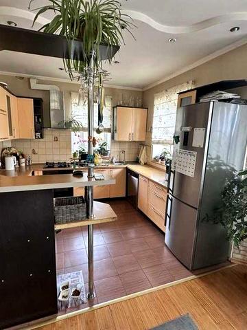 Продається видовий будинок між ж/м Сокіл та Перемога!