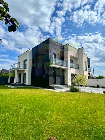 Тернопільська вул., 16