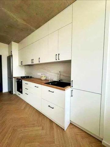 Оренда 2 кім .квартира вул. Леонтовича (р-н церква Анни)